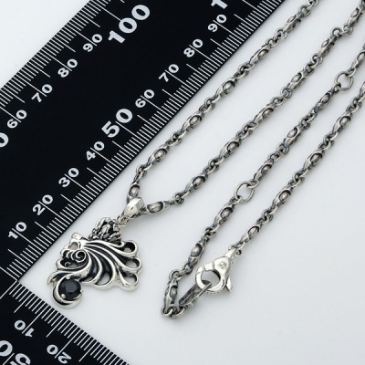 シルバーネックレス