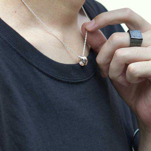 シルバーペアネックレス