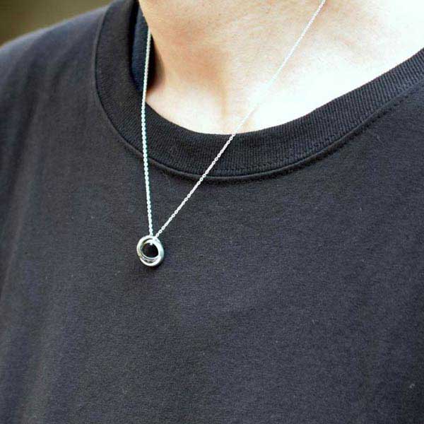 シルバーネックレス