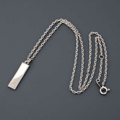 シルバーネックレス