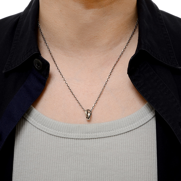 シルバーネックレス