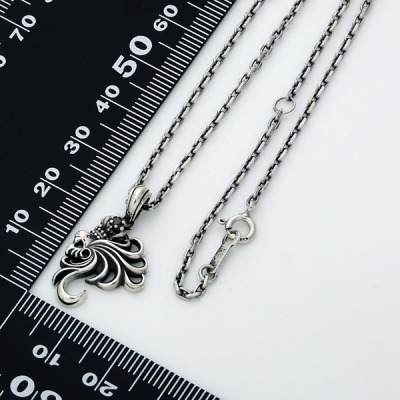 シルバーネックレス