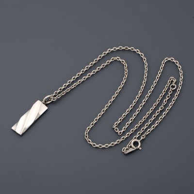 シルバーネックレス