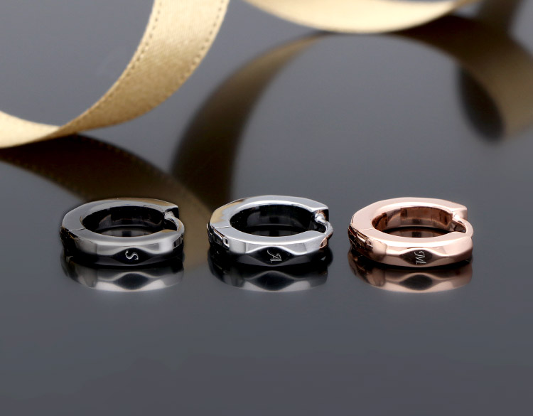 おすすめポイント2 裏面にイニシャル刻印可能