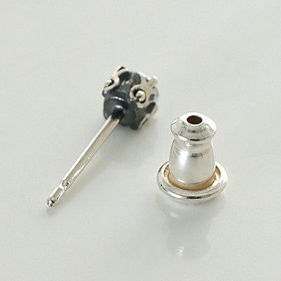 シルバースタッドピアス(片耳用)