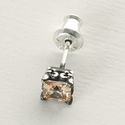 シルバースタッドピアス(片耳用)