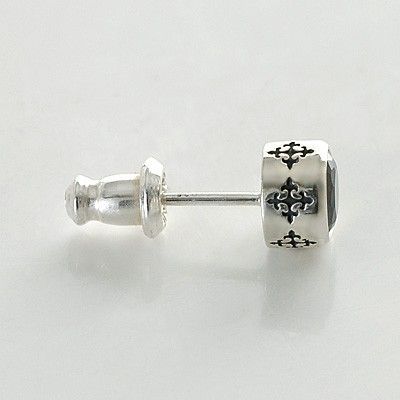 シルバースタッドピアス(片耳用)