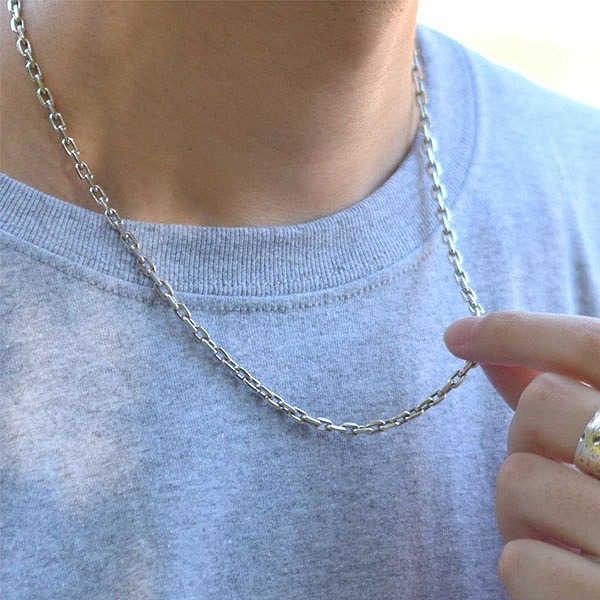 シルバーチェーンネックレス