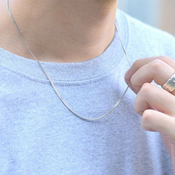 シルバーチェーンネックレス