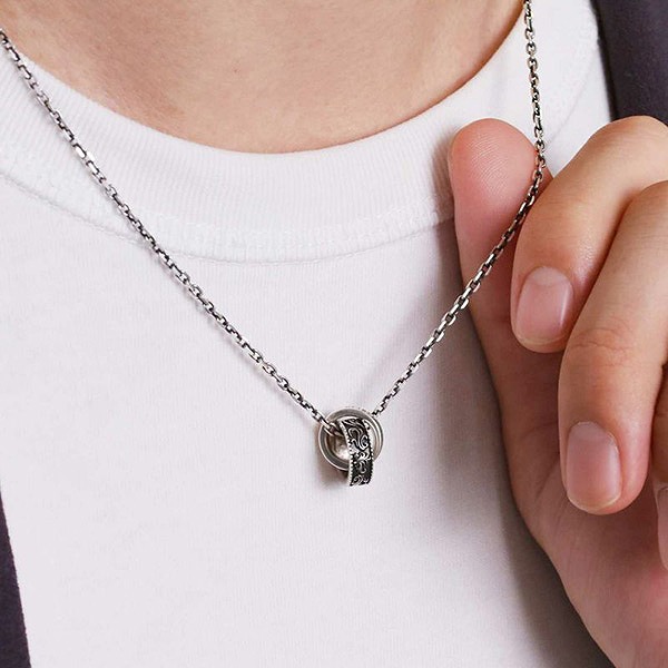 シルバーネックレス