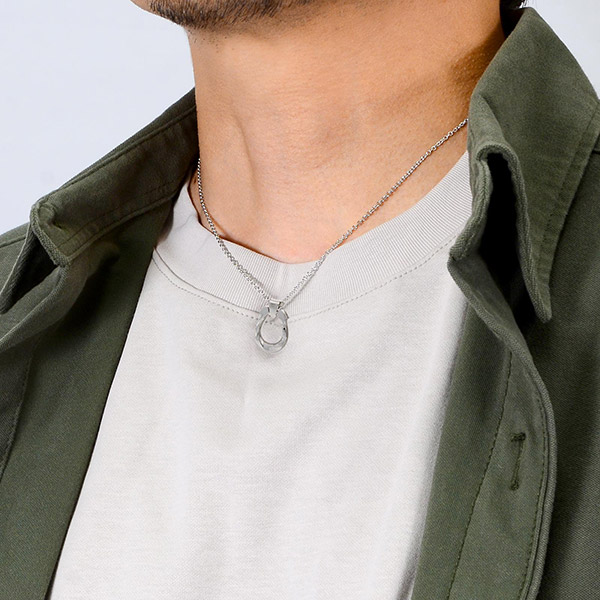 シルバーネックレス