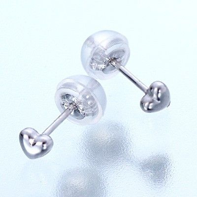 ホワイトゴールドスタッドピアス