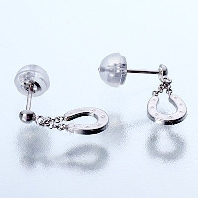 ホワイトゴールドスタッドピアス