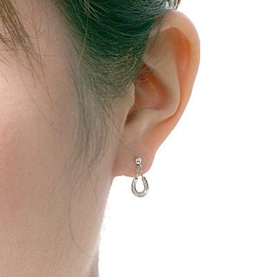 ホワイトゴールドスタッドピアス