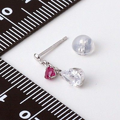 ホワイトゴールドスタッドピアス