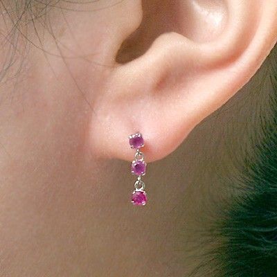 ホワイトゴールドスタッドピアス