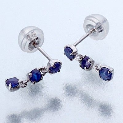 ホワイトゴールドスタッドピアス