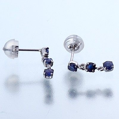 ホワイトゴールドスタッドピアス