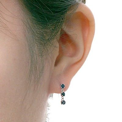 ホワイトゴールドスタッドピアス