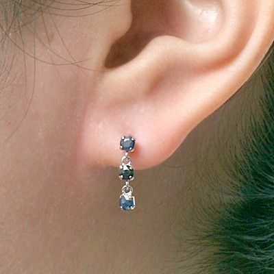 ホワイトゴールドスタッドピアス