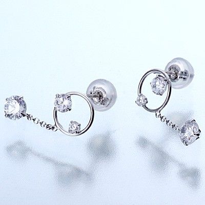 ホワイトゴールドスタッドピアス