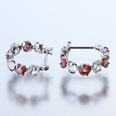 ホワイトゴールドフープピアス