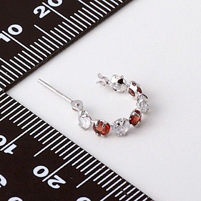 ホワイトゴールドフープピアス