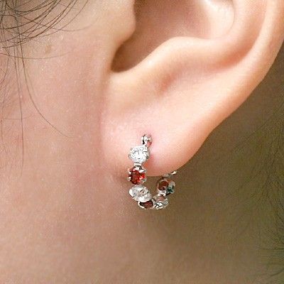 ホワイトゴールドフープピアス