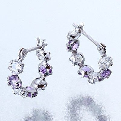 ホワイトゴールドフープピアス