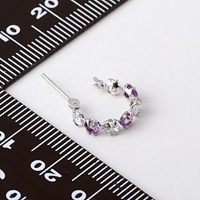 ホワイトゴールドフープピアス