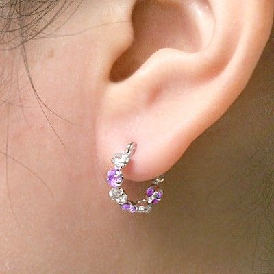 ホワイトゴールドフープピアス