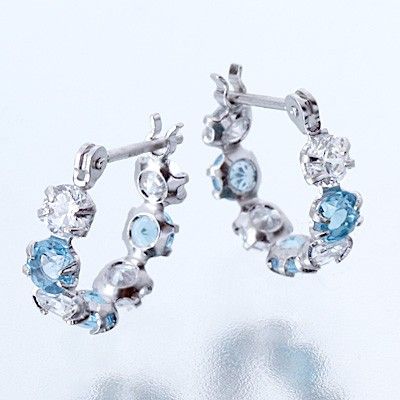 ホワイトゴールドフープピアス