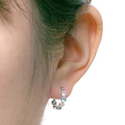 ホワイトゴールドフープピアス