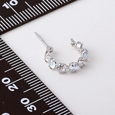 ホワイトゴールドフープピアス