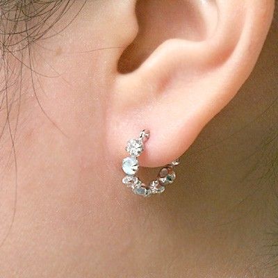 ホワイトゴールドフープピアス