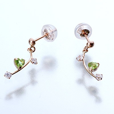 ピンクゴールドスタッドピアス