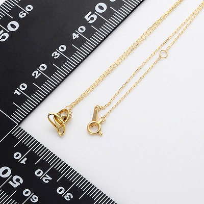 ゴールドネックレス