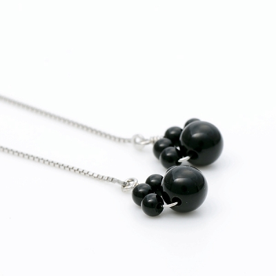 ホワイトゴールドピアス