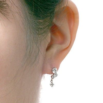 ホワイトゴールドスタッドピアス