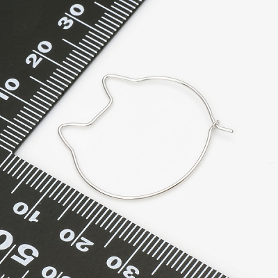 ホワイトゴールドピアス