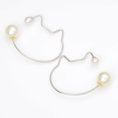 ホワイトゴールドピアス