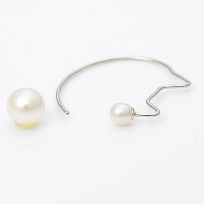 ホワイトゴールドピアス