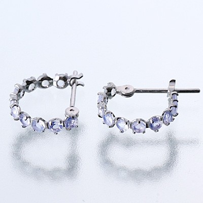 ホワイトゴールドフープピアス