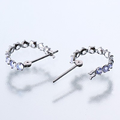 ホワイトゴールドフープピアス