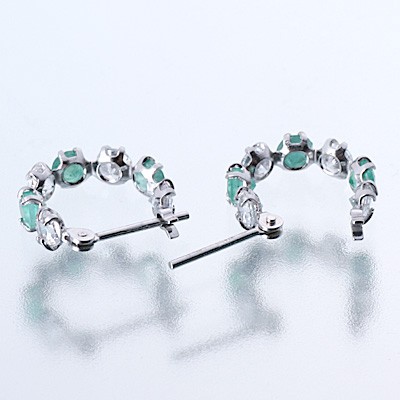 ホワイトゴールドフープピアス