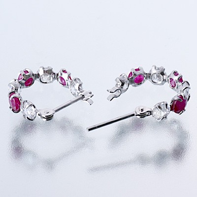 ホワイトゴールドフープピアス