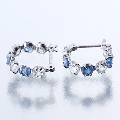 ホワイトゴールドフープピアス