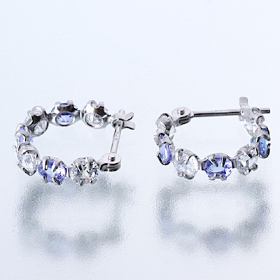 ホワイトゴールドフープピアス