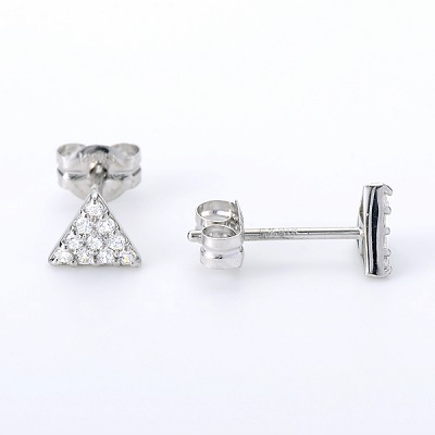 ホワイトゴールドスタッドピアス