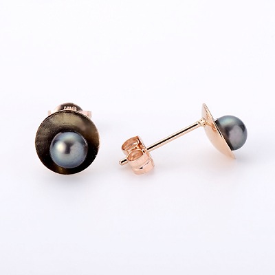 ピンクゴールドピアス